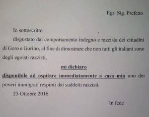 Goro, la sfida degli italiani: "Chi ci critica firmi qui e ospiti i migranti"