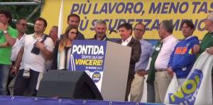 Il sindaco di Roccagloriosa sul palco all'ultimo raduno di Pontida