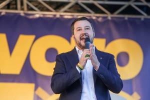 La coppia Salvini-Meloni lancia l'Opa sugli alleati Esplode il caso Venezia