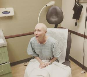 Shannen Doherty sta meglio: le cure contro il cancro fanno effetto