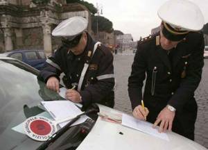 Roma, sparite multe per 6 milioni di euro: anche i vip tra i beneficiari 