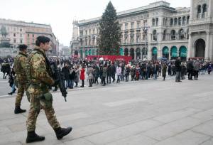 Milano, magrebino intossicato da sostanza chimica illegale. Rientra l'allarme terrorismo