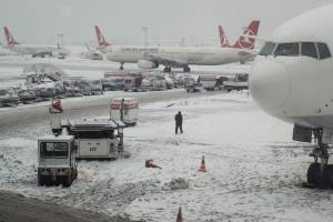 500 italiani bloccati a Istanbul dal maltempo: "Siamo disperati"