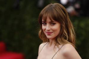 Dakota Johnson, sexy protagonista di 50 Sfumature