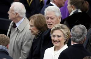 Trump dedica standing ovation a Hillary Clinton