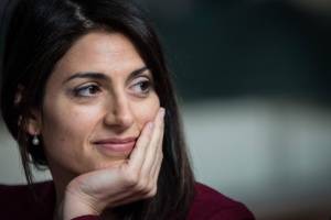 Raggi si scopre filo Ue. Ma scoppia la polemica: "La Rai l'ha oscurata"