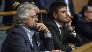 Firme false, la fatwa di Grillo: "Indagati via dal Parlamento"