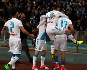 Il Napoli stoppa la Juventus: giallorossi a meno 6 dai bianconeri