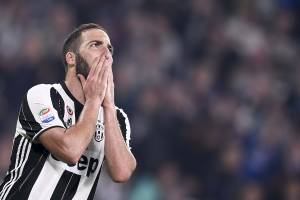 Higuain salva la Juventus: il Pipita infilza il Toro al 92'. Festa Scudetto rimandata