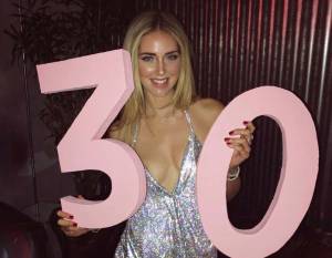 Chiara Ferragni hot, compleanno senza reggiseno