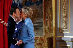 Emmanuel Macron si insedia all'Eliseo
