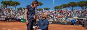 Proposta di matrimonio agli Internazionali di tennis