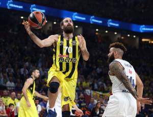 Il Fenerbahce porta Datome sul tetto dell'Eurobasket