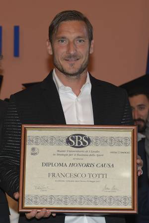 Totti, l'ottavo Re di Roma: i tifosi giallorossi pazzi del loro capitano