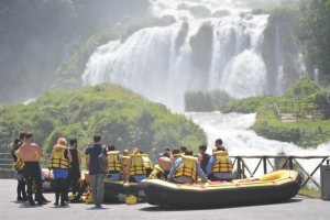 Terni, l'emozione del rafting sulle acque del fiume Nera