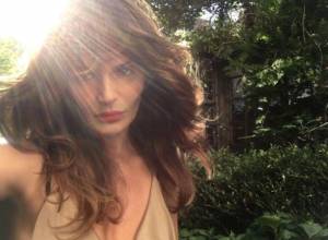 Helena Christensen: lato b perfetto a 48 anni