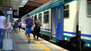 Sassari, capotreno aggredita e palpeggiata sul treno