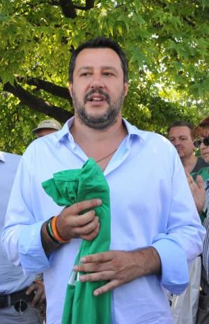 Salvini, solidarietà all'agente sospeso: "Io sto con lui è la Boldrini che sbaglia lavoro"