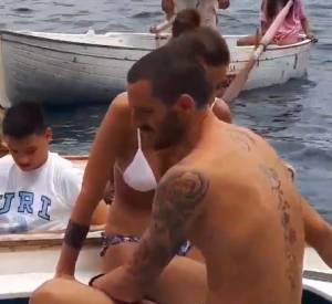 Un tifoso del Napoli si prende gioco di Bonucci: "Il Triplete ti è rimasto in canna..."