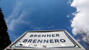 Blindati sul Brennero: ora anche l'Austria chiude la sua frontiera