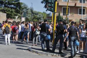 Protesta dei candidati a Roma