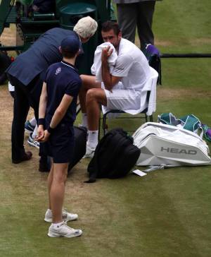 Wimbledon, la disperazione di Cilic dopo l'infortunio