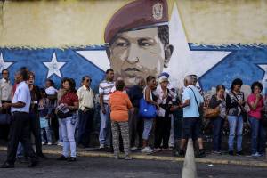 Sette milioni al voto al referendum contro Maduro in Venezuela