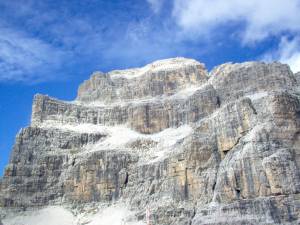 Gruppo Sella, tragico incidente in montagna: muore uno scalatore