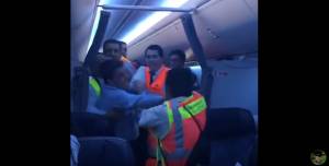 Messico, calci, pugni e urla a bordo: aereo costretto ad atterrare