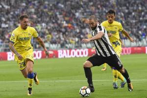 La Juventus si prepara bene per il Barcellona: secco 3-0 al Chievo