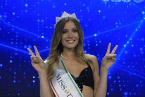 Miss Italia, parla la mamma di Alice: "Mia figlia si pesa di continuo"