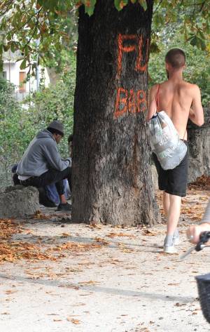 Atti osceni davanti ai bambini: il parco di Milano in balìa dei migranti