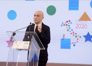 Minniti spinge lo ius soli: impegno solenne per il sì