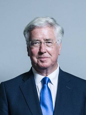 Gb, dopo l'accusa di molestie si dimette ministro della Difesa Fallon