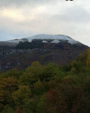 Rieti, con la neve riaffiora la scritta "Dux" sul monte Giano