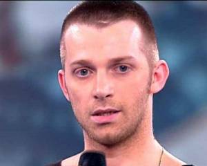 L'ex ballerino di Amici chiede scusa: "Maria, prendimi come docente"