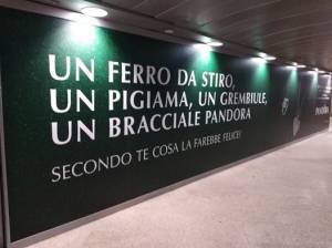 "Ferro da stiro o bracciale?": la pubblicità di Pandora accusata di sessismo