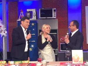 Frizzi riappare in tv e fa commuovere la Clerici