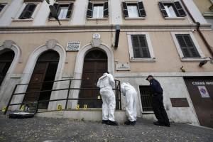 Bomba contro i Carabinieri, gli anarchici rivendicano: "Guerra allo Stato"