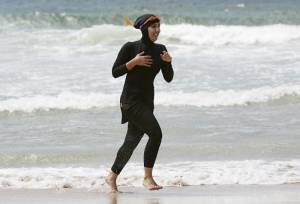 Ginevra vieta il burkini nelle piscine pubbliche