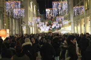 "Negozi chiusi durante le feste? Di Maio copia l'iniziativa di Confesercenti"