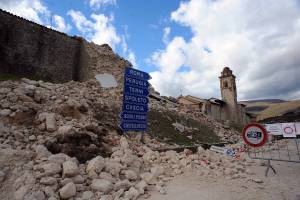 Gelo, macerie e ritardi  Per i terremotati un altro Natale triste