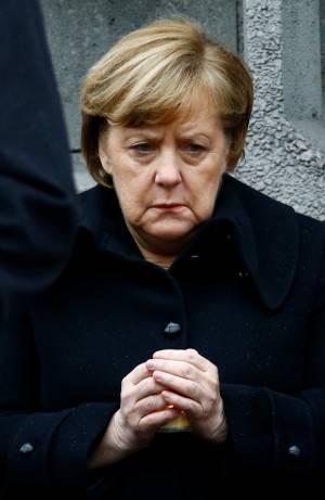 Merkel in caduta libera, per un tedesco su due si deve dimettere
