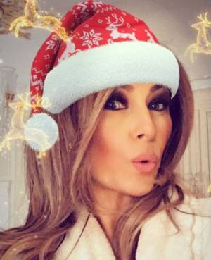  Melania Trump, Natale ironico sui social