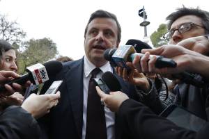 Embraco licenzia in massa e Calenda si infuria: "Gentaglia irresponsabile"