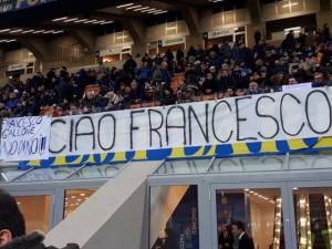 L'omaggio dei tifosi dell'Inter a Francesco Gallone