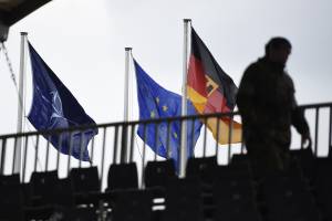 Merkel rafforza il confine a Est. Nuovi militari contro la Russia