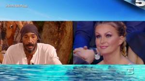 Isola, la notte con Amaurys, Capriotti: "Ecco cosa è successo"