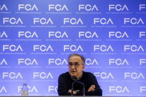 Trump: "Fate auto in America. Marchionne è il mio preferito"