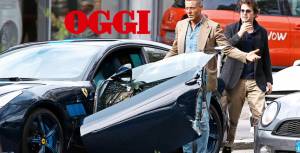 Lapo Elkann e la sua Ferrari distrutta, nella foto di "Oggi"